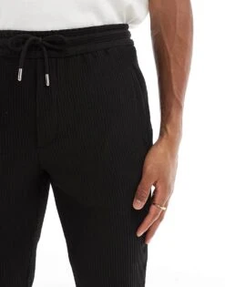River Island Pleated Trousers In Black For Men -Layered Clothes 207169095 4