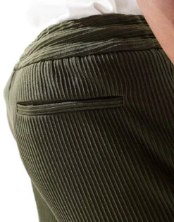 River Island Pleated Trousers In Khaki For Men 12 River Island Pleated Trousers In Khaki For Men -Layered Clothes 207169117 5