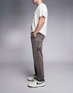 River Island Relaxed Carpenter Jeans In Brown For Men -Layered Clothes 207251750 5