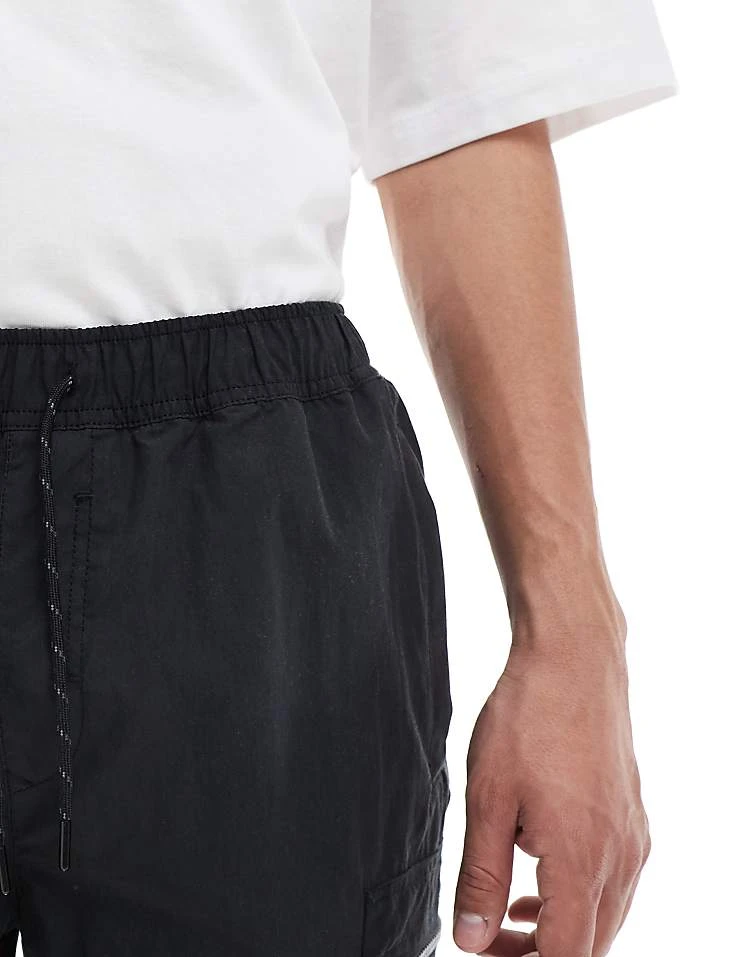 River Island Cargo Shorts In Black For Men 4 River Island Cargo Shorts In Black For Men - Image 2