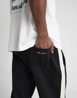 River Island Regular Fit Taped Joggers In Black For Men 9 River Island Regular Fit Taped Joggers In Black For Men -Layered Clothes 207967668 3