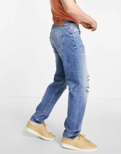 River Island Relaxed Fit Jeans In Light Blue For Men 9 River Island Relaxed Fit Jeans In Light Blue For Men -Layered Clothes 24516412 3